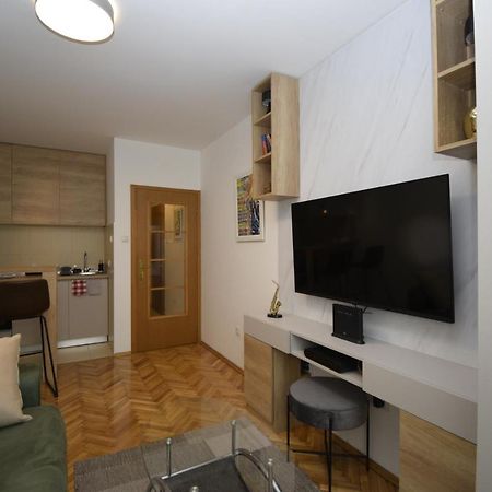 Studio Apartment Art Zone Podgorica Ngoại thất bức ảnh
