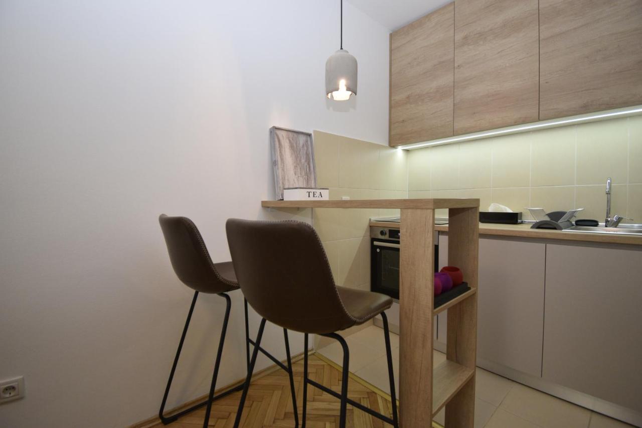 Studio Apartment Art Zone Podgorica Ngoại thất bức ảnh